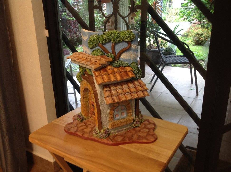 Cold ceramics on an antique rooftile